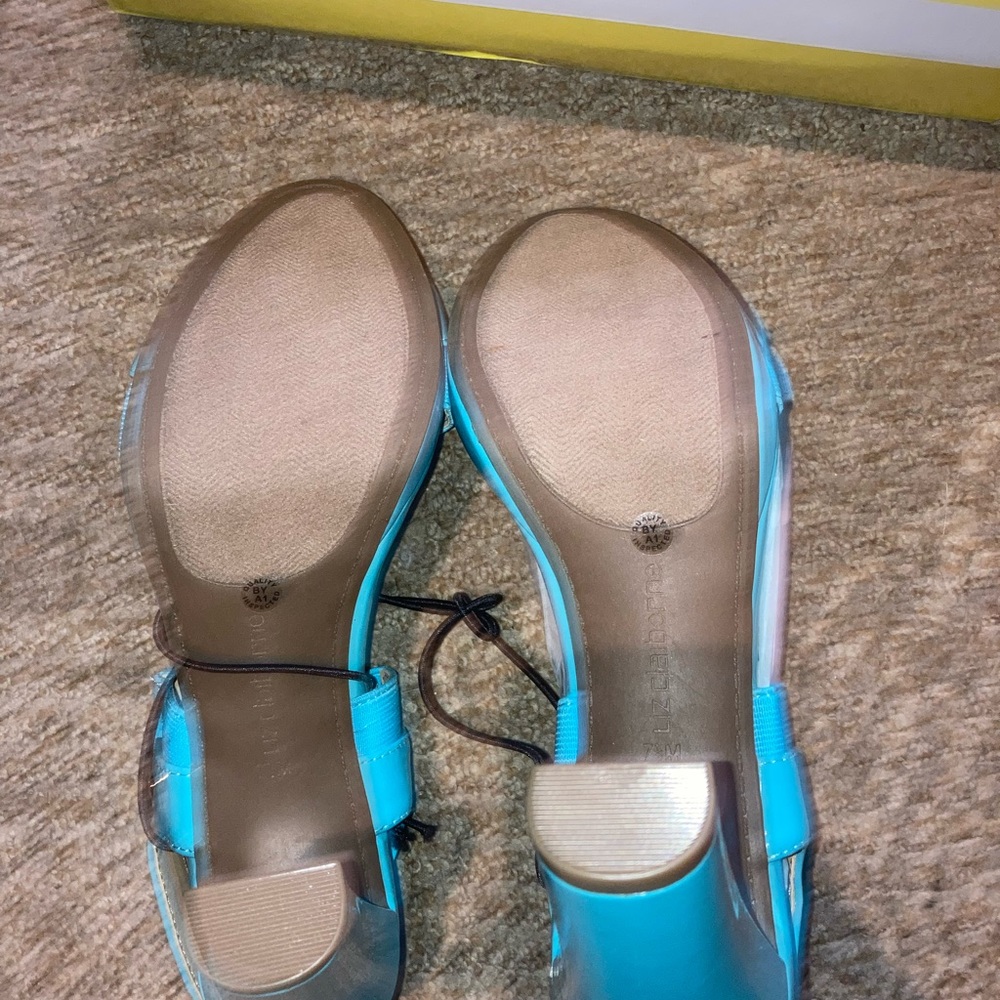 Women’s heels size 7